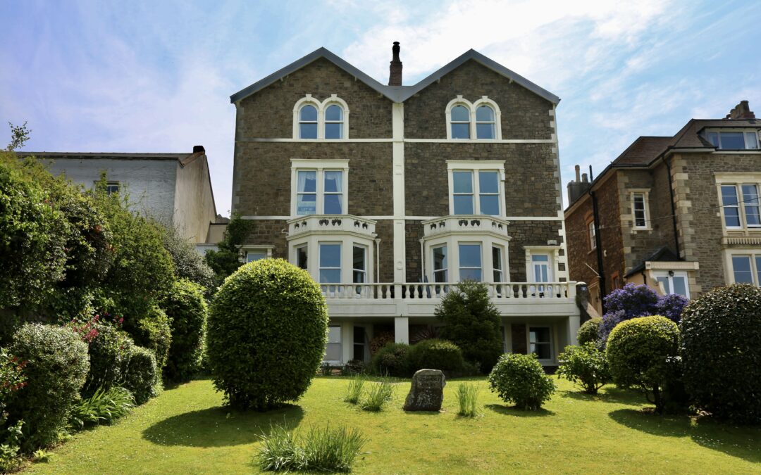 Glenmore Court, Nore Road  Let