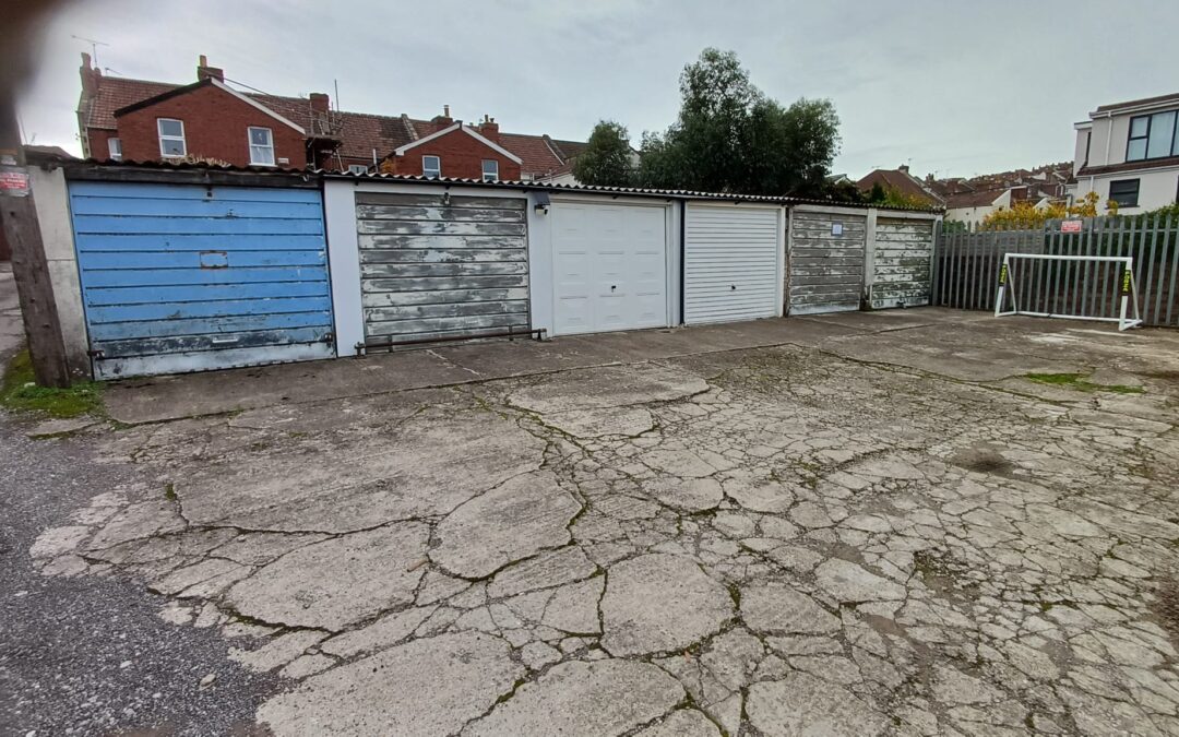 Garage, Kensington Park Road, Brislington BS4 3HP